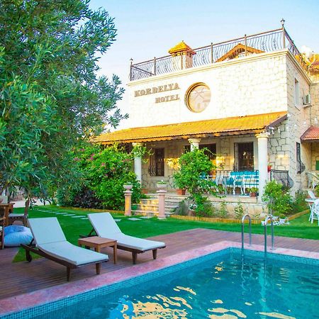 Kordelya Hotel Alacatı Bagian luar foto