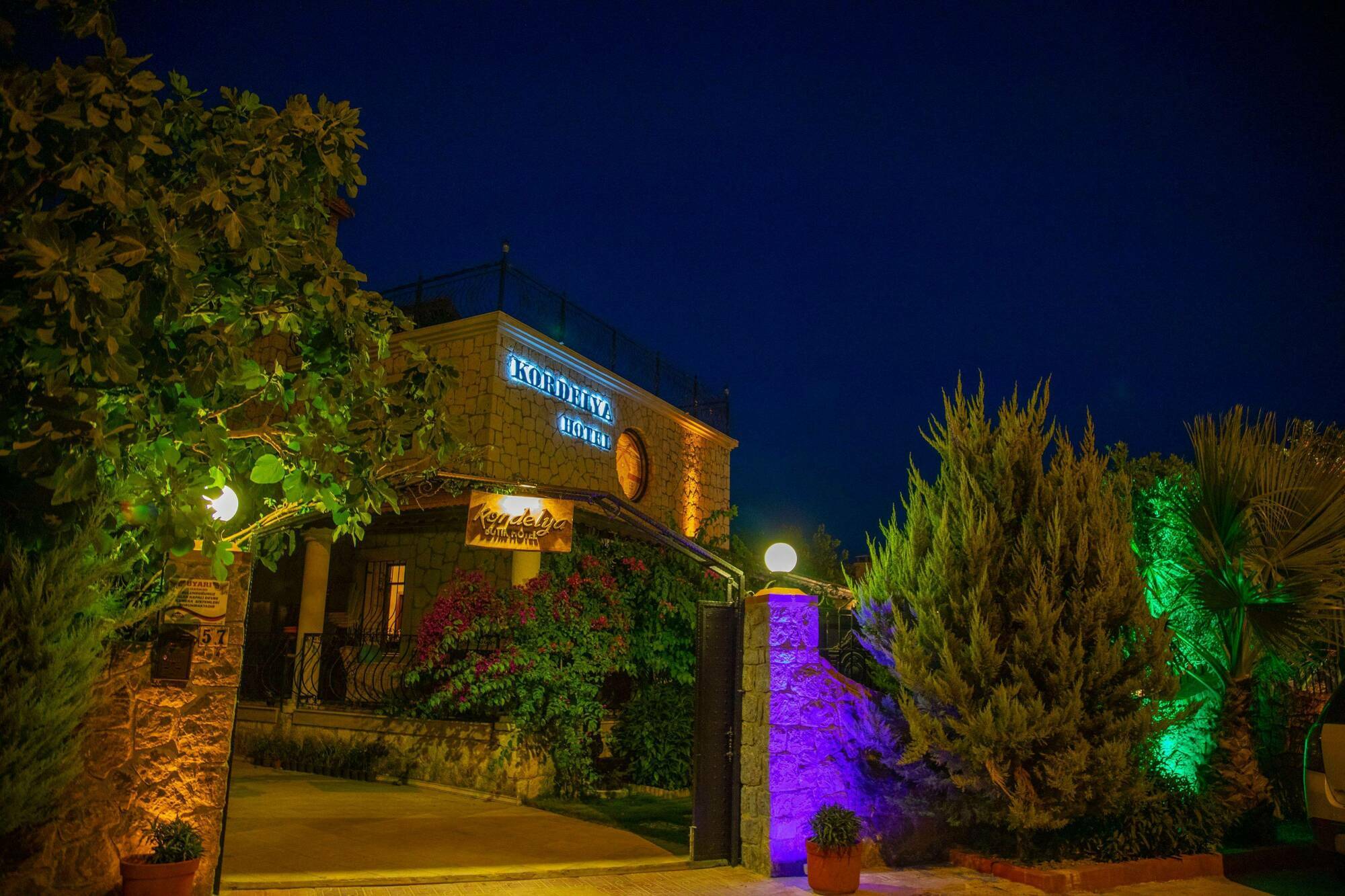 Kordelya Hotel Alacatı Bagian luar foto