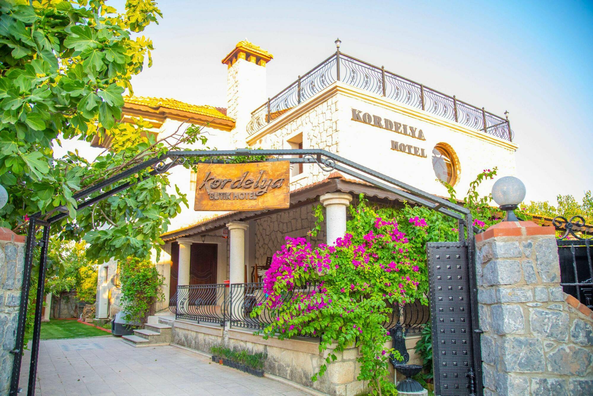 Kordelya Hotel Alacatı Bagian luar foto